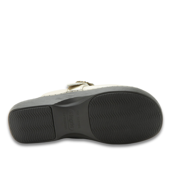 bBack sole of Alegria Women's Osmosis Clog in Gold Cream Leather