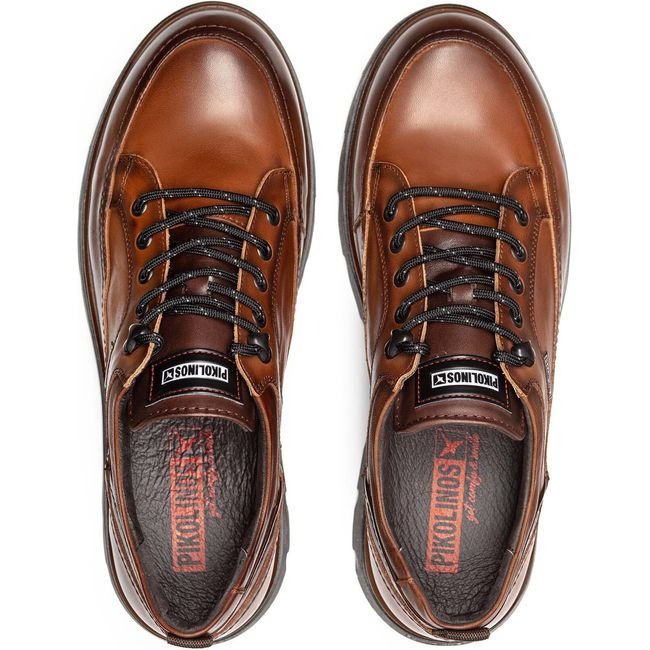 Top down view of a pair of Men's Pikolinos Vigo Shoe in Cuero brown leather