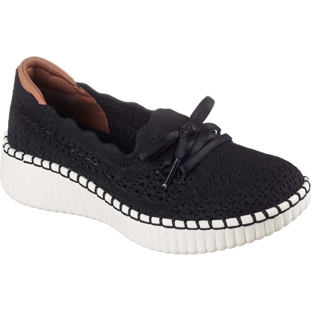 Three-quarter view of Skechers Women&