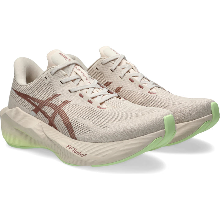 Front angle of ASICS Men&