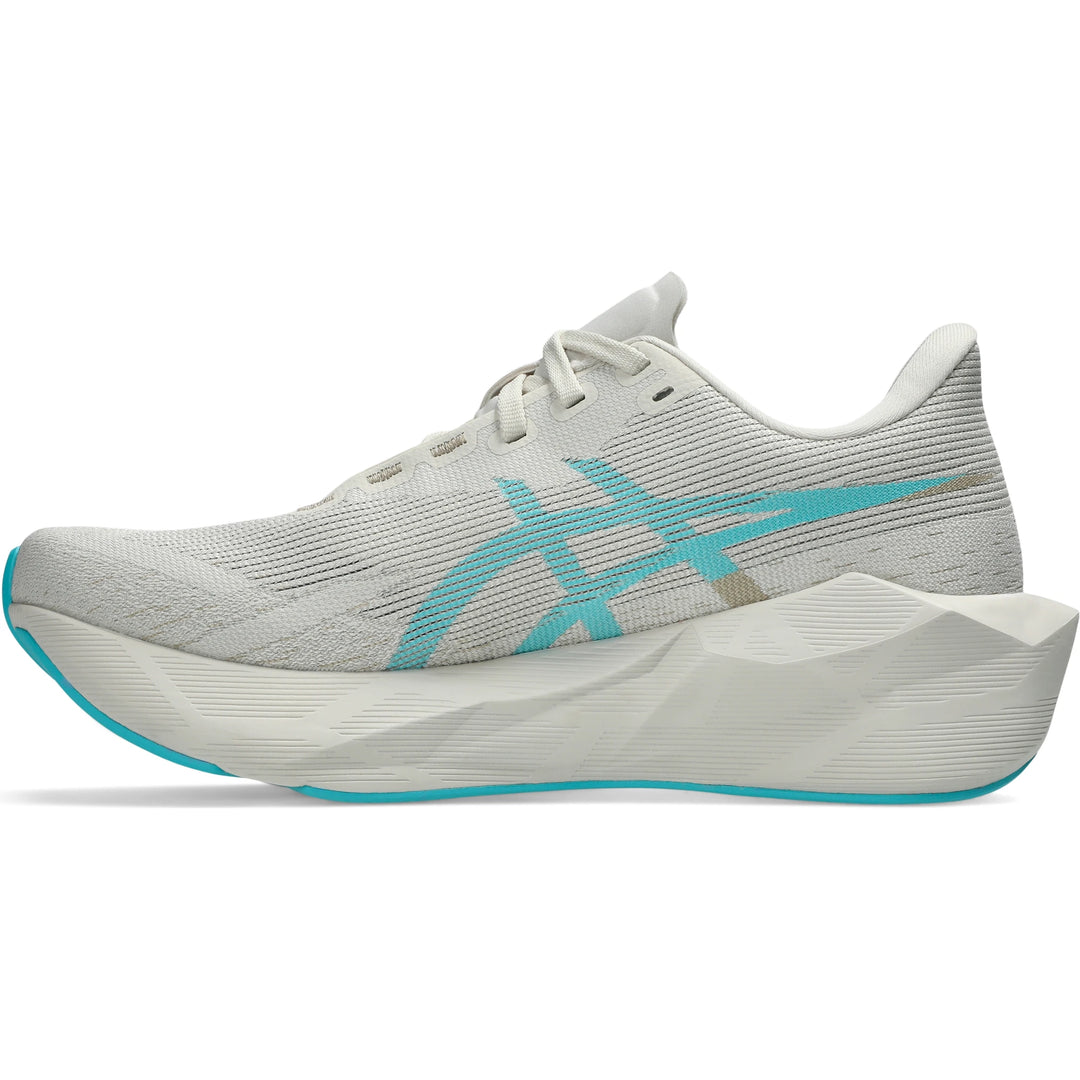 Inside of ASICS Women&