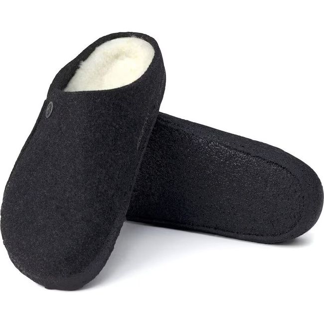 Upper and sole of Birkenstock Women&#39;s Zermatt Shearling Slippers in Anthracite