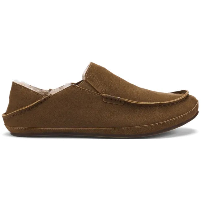 Lateral side of a Mens Olukai Kona Coffee Brown Nubuck Moloa Slipper with white shearling inside