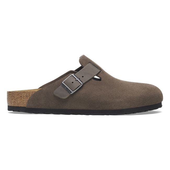 Lateral side of Birkenstock Men’s Boston Mixed Leather clog in concrete gray suede
