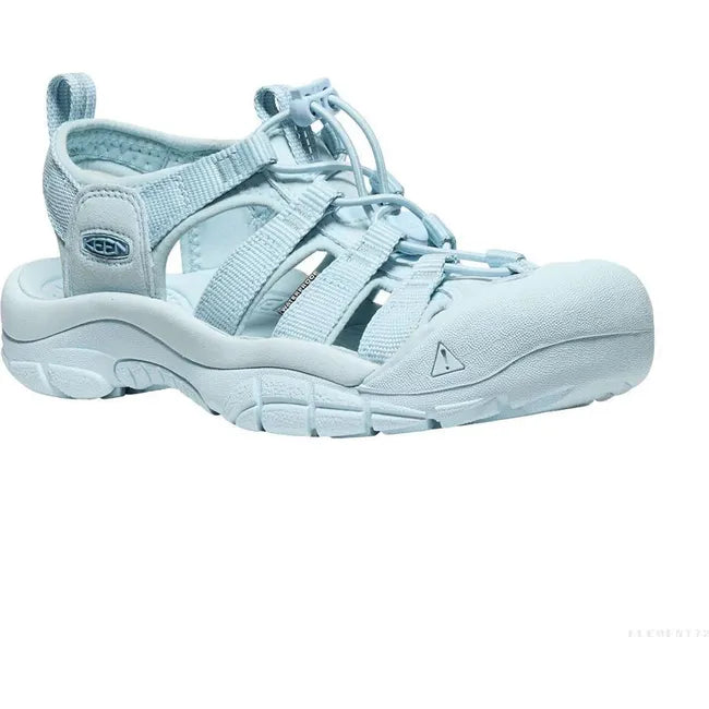 Front angled view of Women's Keen Newport H2 closed toe sandal in Monochrome Skyway blue