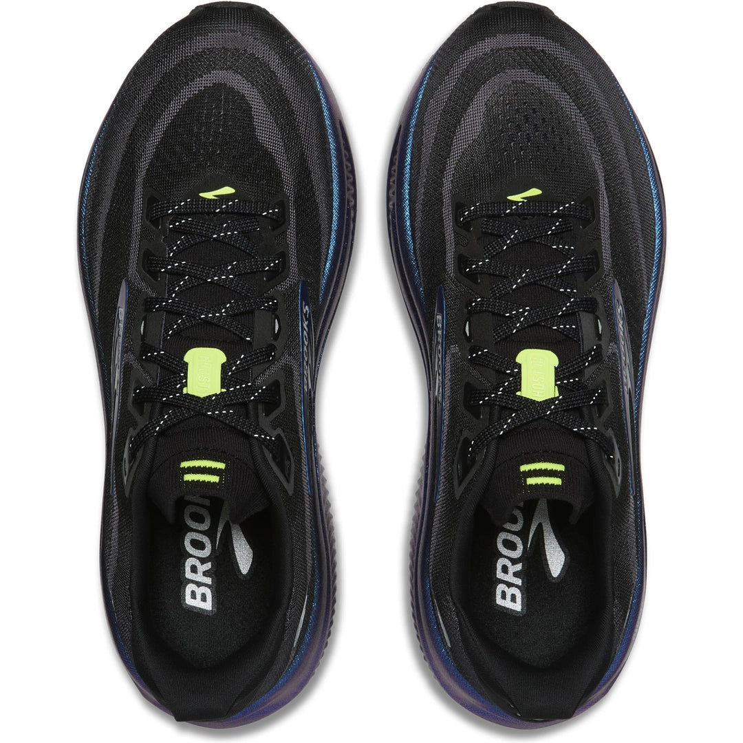 Top down view of Brooks Men&