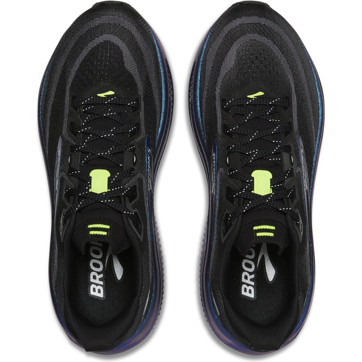 Top down view of Brooks Men&