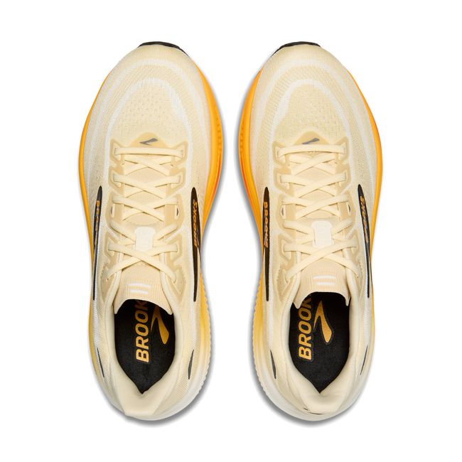 Rear heel view of Brooks Ghost 18 men&