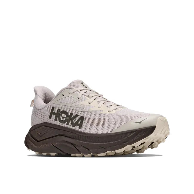 Lateral profile of HOKA Men's Challenger 8 in Sand Bieige and Espresso Brown