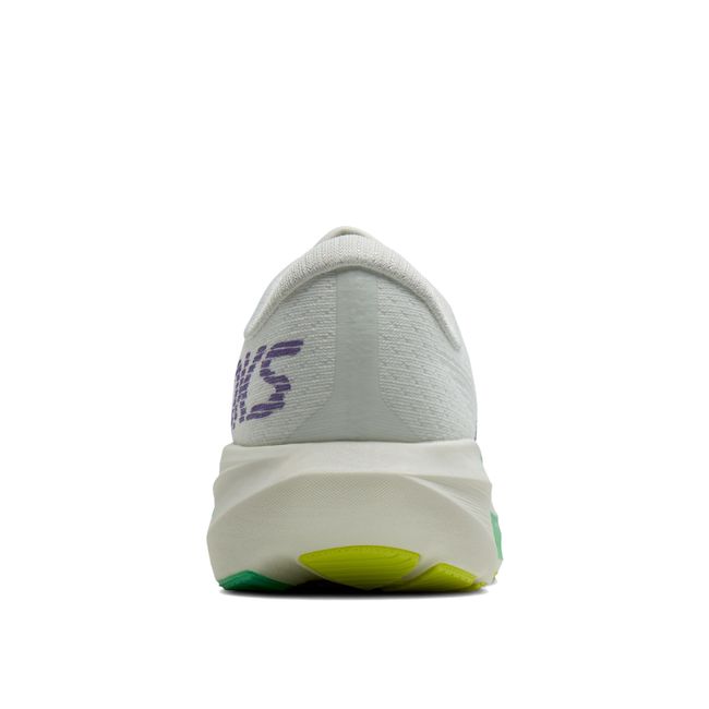 Rear heel view of Brooks Ghost AMP women&