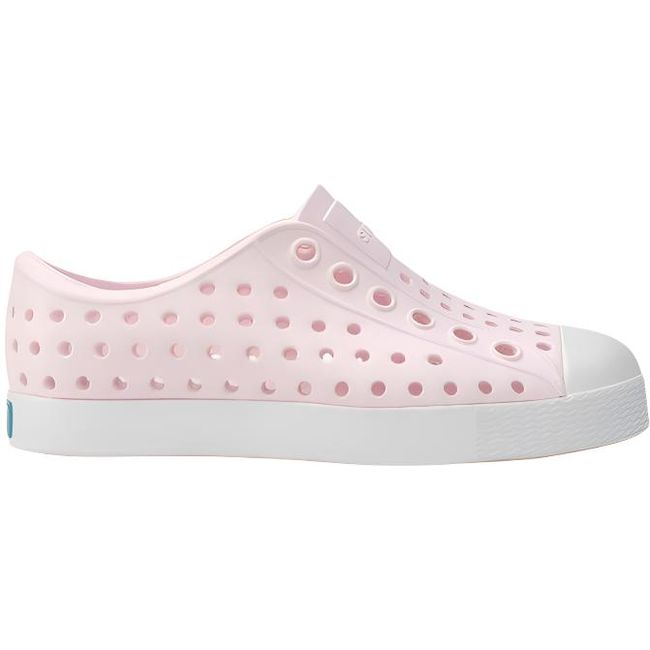 Lateral side view of the Native Kids&