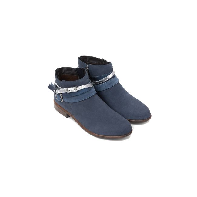 Pair of Naot Women&