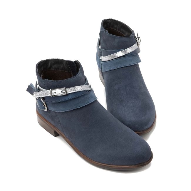 Pair of Naot Women&