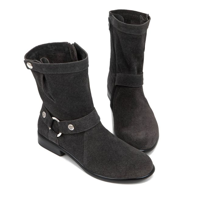 Pair of Naot Women&