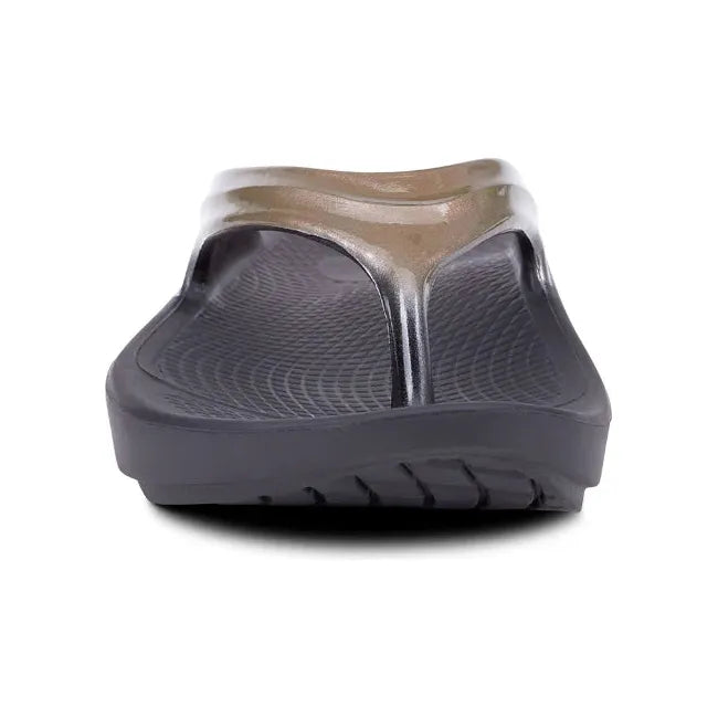 Front of Women's OOfos OOlala Luxe Sandal in Latte Tan with toe post