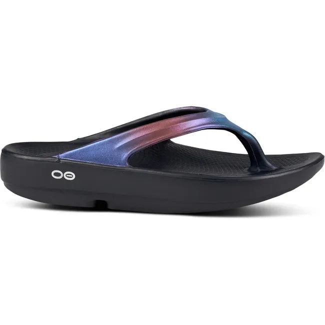 Lateral side of Women's OOfos OOlala Luxe Sandal in Midnight Spectre Multicolor