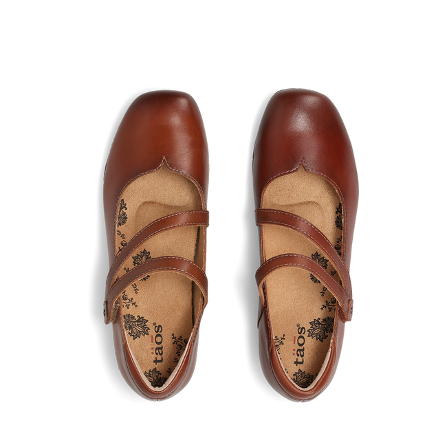 Top down view of the Taos Banter pair showing the suede-lined Curves and Pods footbed