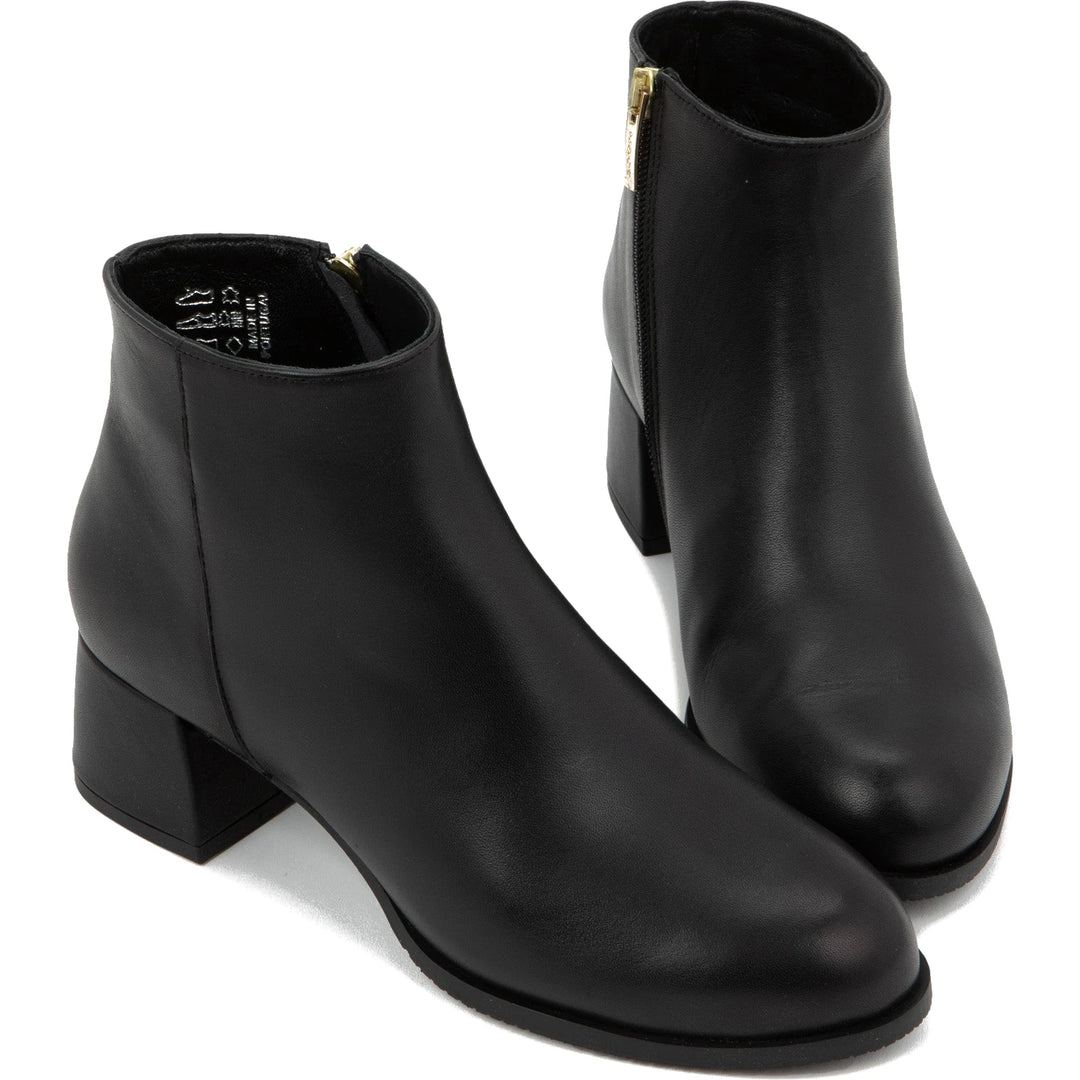 Pair of Naot Women&