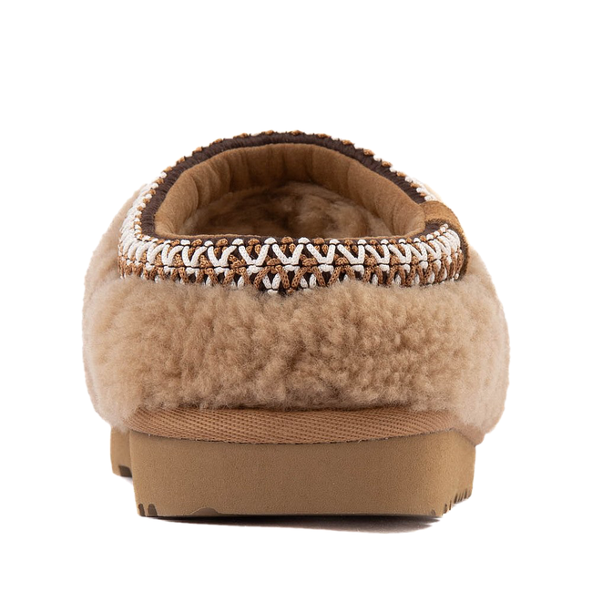Heel of UGG Kid&#39;s Maxi Curly Tasman Slipper in Chestnut Brown