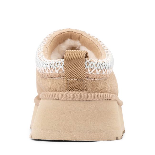 Heel of UGG Women&#39;s Tazz II Clog in Sand Beige
