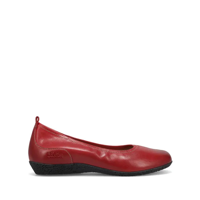 Lateral side of Women&#39;s Taos Chit Chat Flat in Red leather
