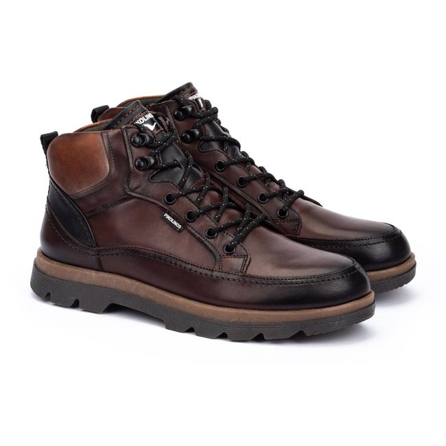 Front angled view of a pair of Men&