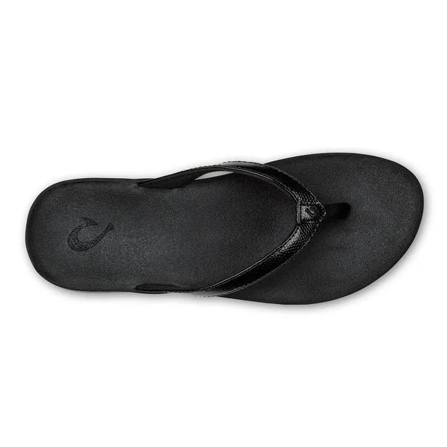 Tope down view of Women's Olukai Puawe Flip Flop in all black