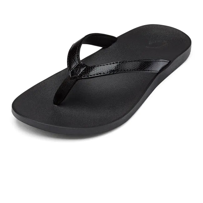 Front angled view of Women's Olukai Puawe Flip Flop in all black