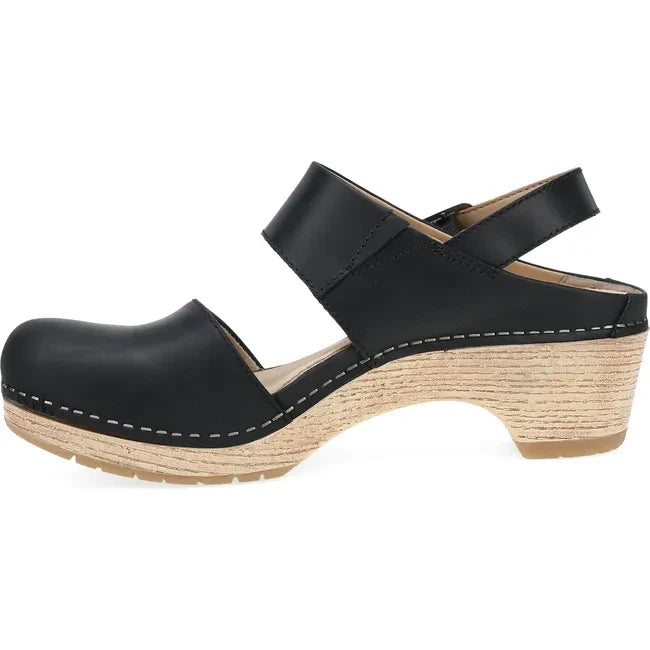 Dansko Women's Lucia Closed Toe Clog Black Oiled Leather 2218021400