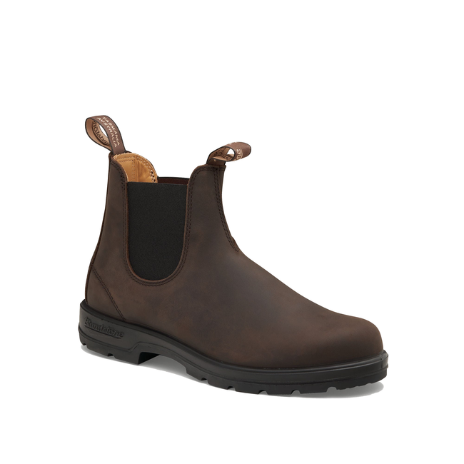 Front three-quarter view of Blundstone Unisex Classics 2340 Chelsea Boot in brown leather