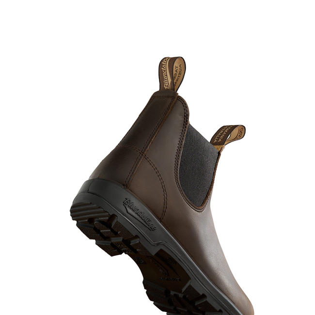 Heel of Blundstone Unisex Classics 2340 Chelsea Boot in brown leather
