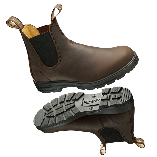 Pair of Blundstone Unisex Classics 2340 Chelsea Boots in brown leather showing upper and sole