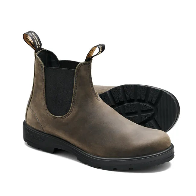 Pair of Blundstone Unisex Classics 2446 Chelsea Boot in clay brown leather