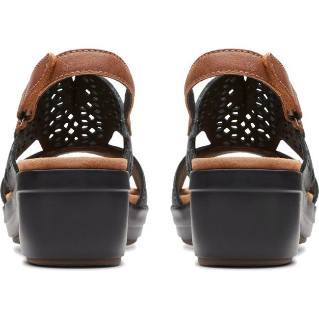 Clarks Women&#39;s Tuleah Sun Black Sandal 26177382