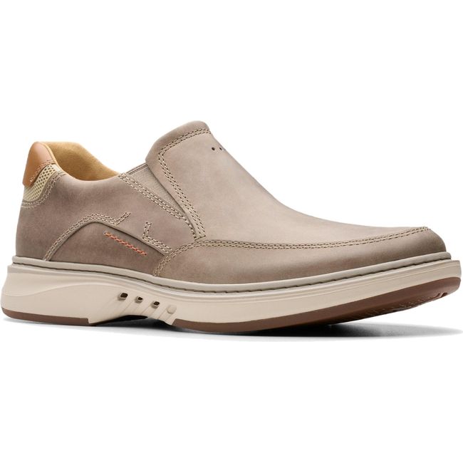 Front angled view of Men's Clarks Un Briley Step Slip On Shoe in Light Grey Leather