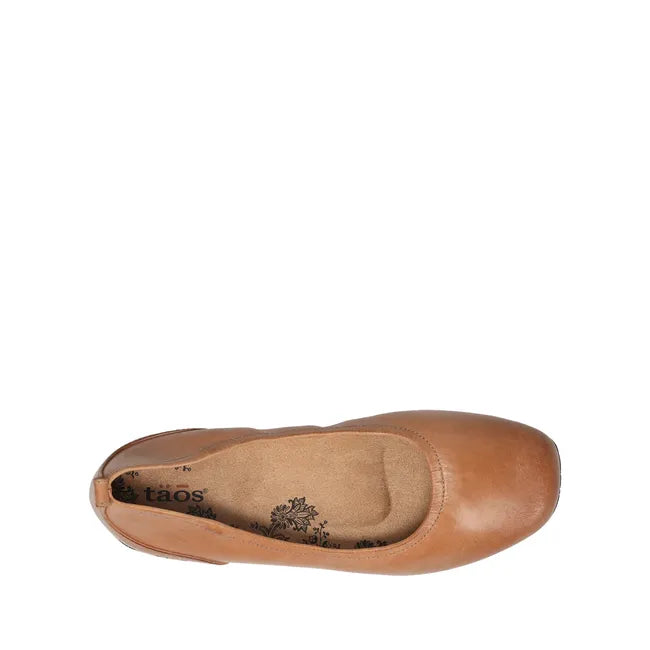 Top down of Women&#39;s Taos Flat Chit Chat in caramel brown leather
