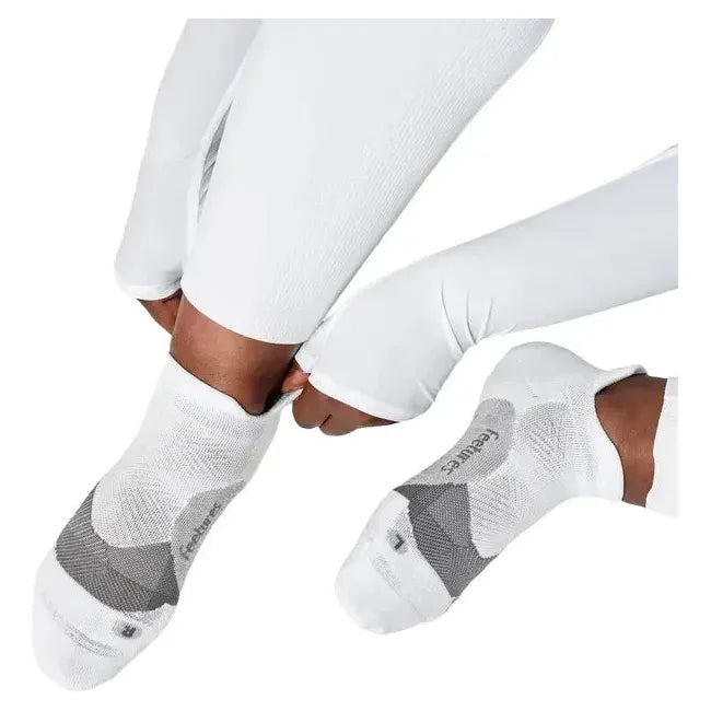 Feetures Unisex Elite Light Cushion No Show Tab Sock White E5030158