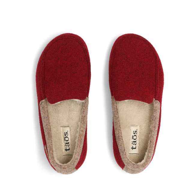 Top down view of the Taos Woolfer pair showing the faux fur lined footbed