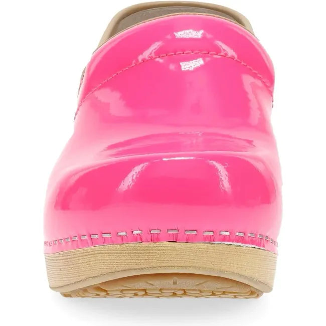 Dansko XP 2.0 clog in neon pink patent leather, front view