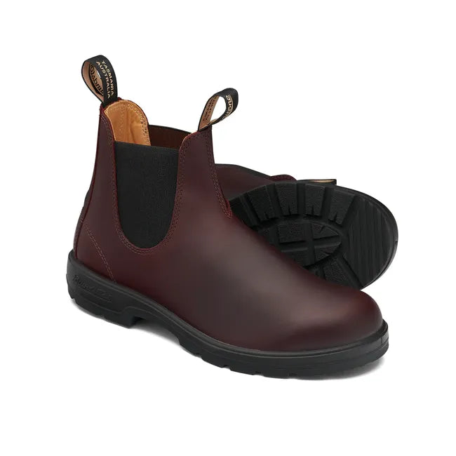 Unisex Blundstone 2130 Classic Chelsea Boots in auburn leather showing upper and sole