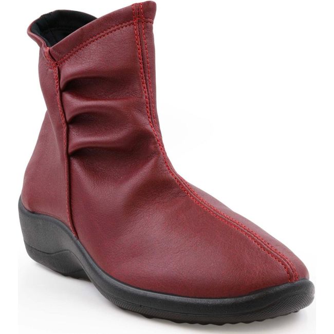 Front angled view of Women&