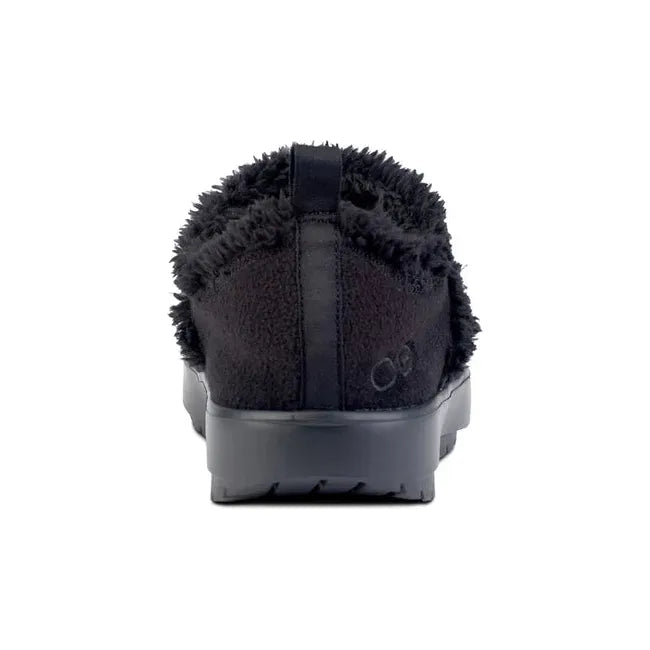 Heel of Women's OOFOS OOcoozie Low Shoe in all black