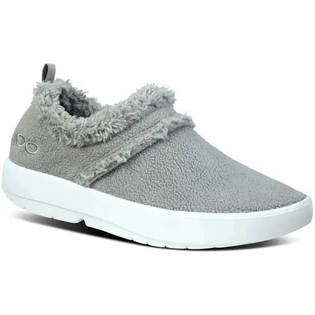 Front angled view of Women's OOFOS OOcoozie Low Shoe in slate gray with white sole