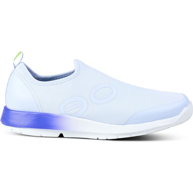 Lateral side of laceless Women's OOFOS OOmg Sport in fade mesh with purple and white sole