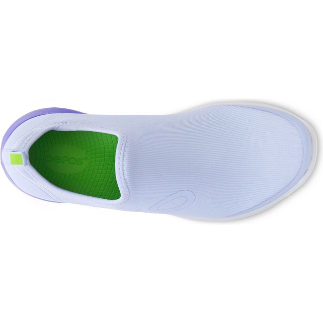 Top down view of laceless Women's OOFOS OOmg Sport in fade mesh with neon green insole