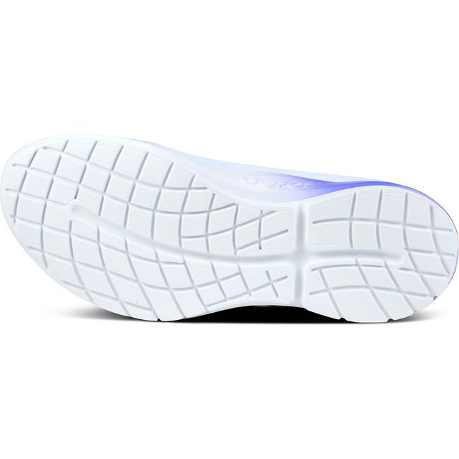 Sole of laceless Women's OOFOS OOmg Sport in fade mesh upper with purple and white sole
