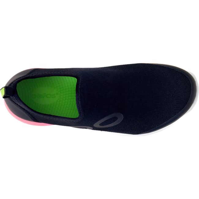 Top down view of laceless Women's OOFOS Oomg Sport LS Shoe black mesh and pink fade