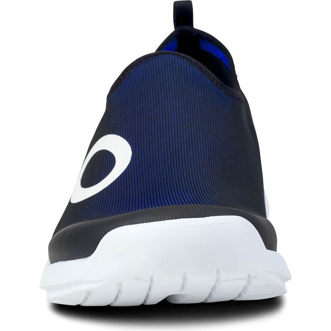 Front of Men&#39;s OOFOS OOmg Sport in navy mesh with a white sole