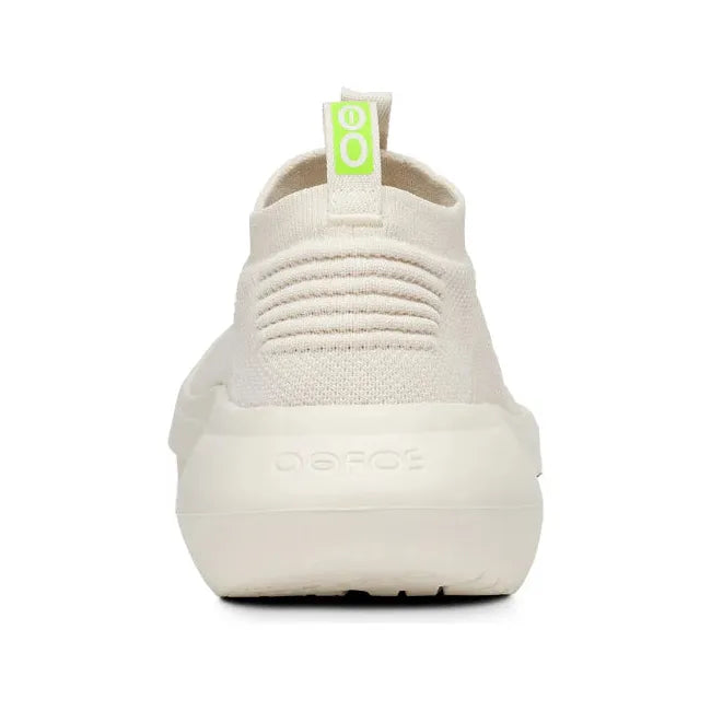Heel of Men&#39;s OOfos OOmy Zen Sneaker in Chalk off white