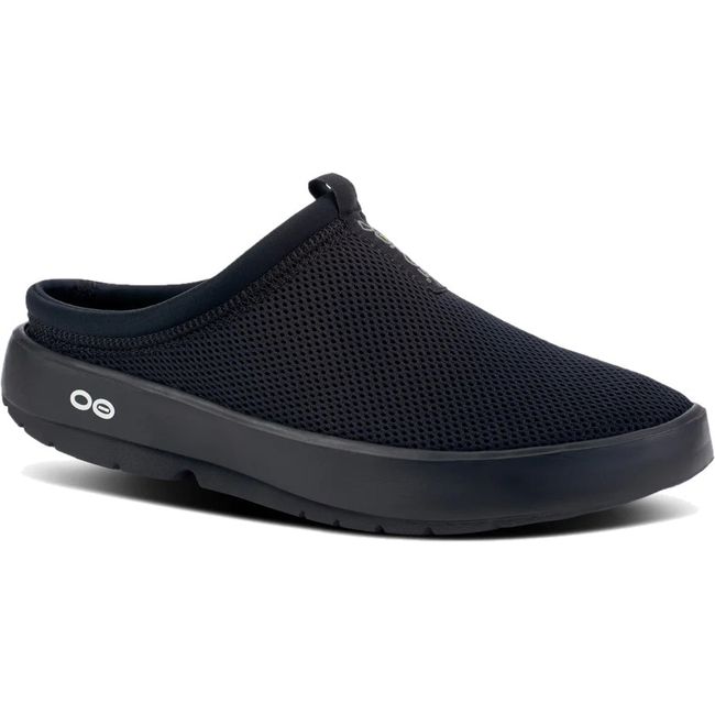 Front angled view of Men&